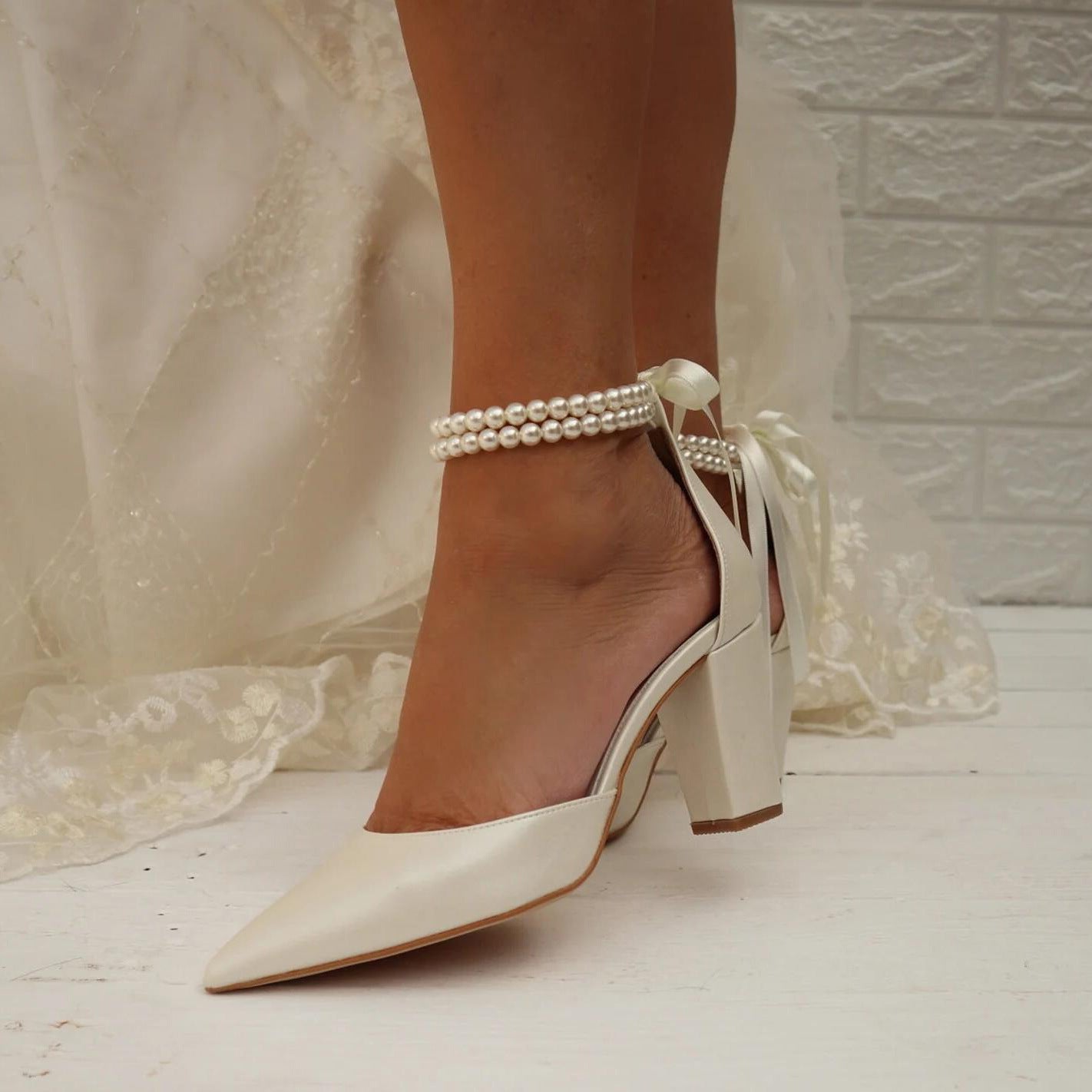 New Spring And Summer Wedding Pointed Women's Chunky Heel Pearl Ribbon Plus Size Shoes